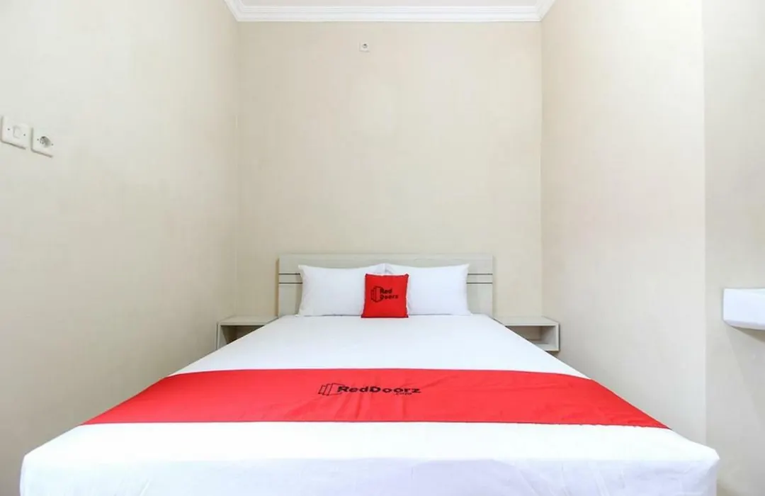 RedDoorz near Sheikh Zayed Surakarta-1